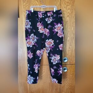 Terra & Sky  Mid Rise Skinny Black With Floral Pattern Plus Jegging